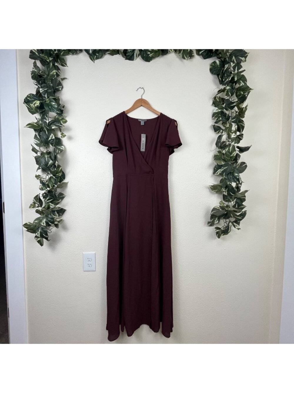 Love X Design Short Split Sleeve Midi Dress Burgundy NWT Women’s Size S